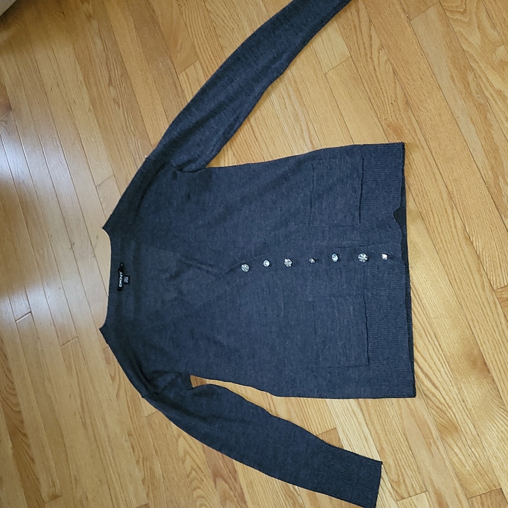NWOT 100% wool cardigan DNKY